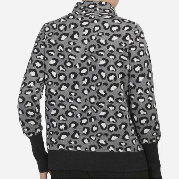 NWOT Rachel Zoe Grey Leopard Print Cardigan Sweater Size Medium - Picture 7 of 11